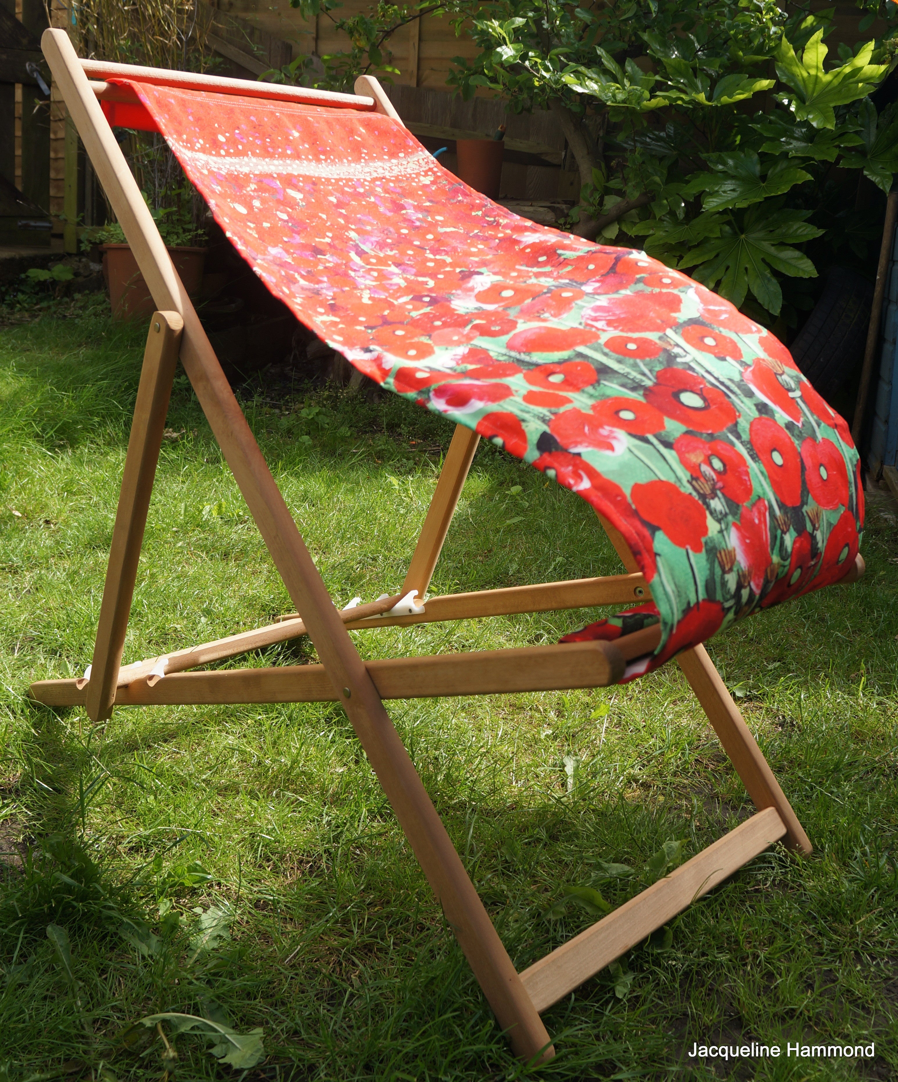 Deckchair - Traditional Seaside - Poppy  Smart Deco Homeware Lighting and Art by Jacqueline hammond