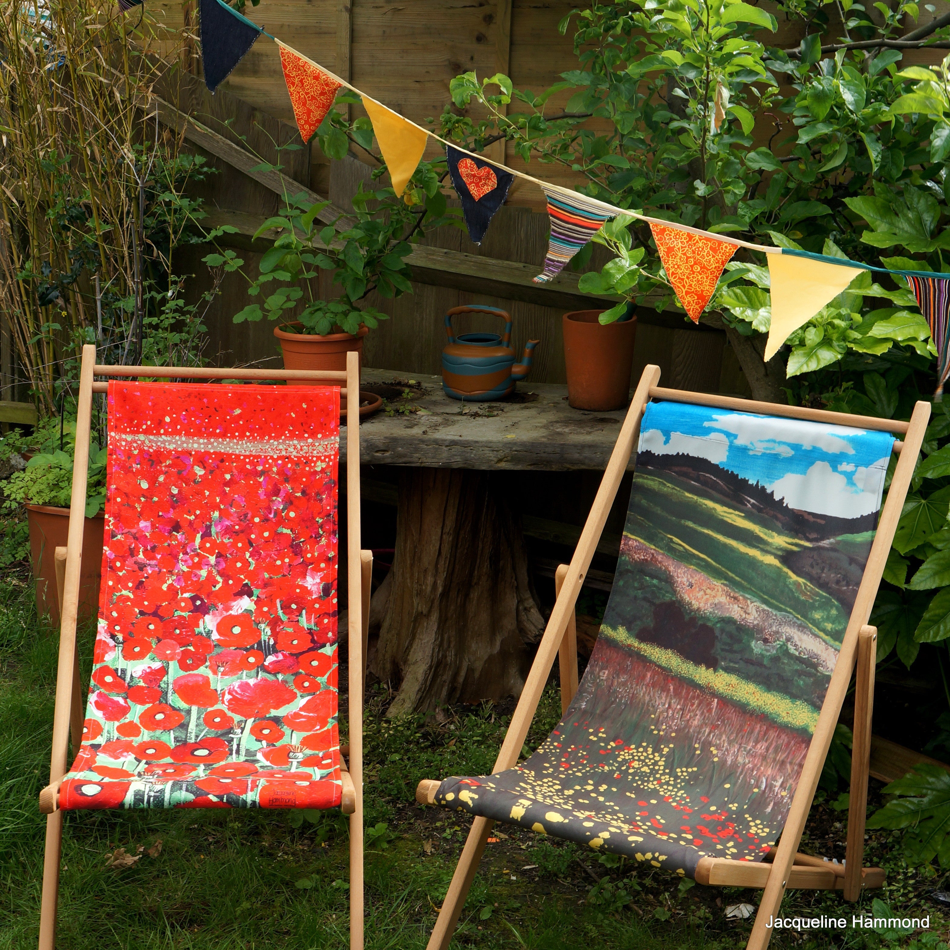 Deckchair - Traditional Seaside - Poppy  Smart Deco Homeware Lighting and Art by Jacqueline hammond